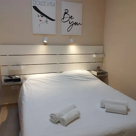 Vespa & Jacuzzi 公寓