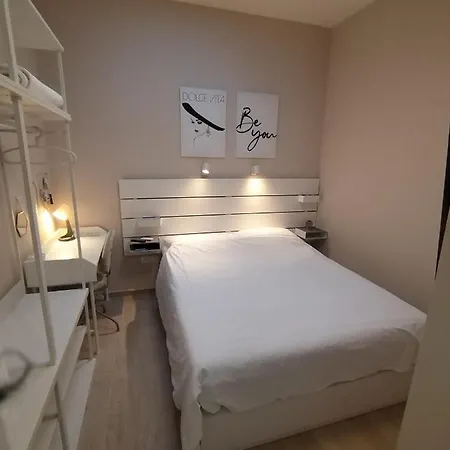 Vespa & Jacuzzi Lejlighed *