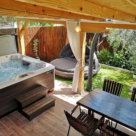 Vespa & Jacuzzi Split