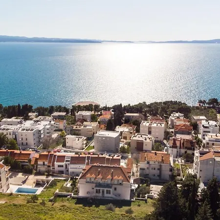 Vespa & Jacuzzi Σπλιτ