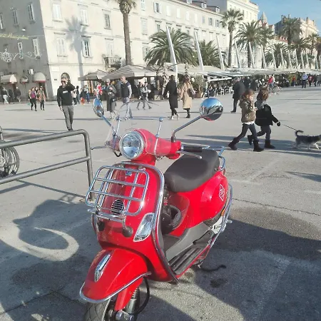 Vespa & Jacuzzi Διαμέρισμα Σπλιτ