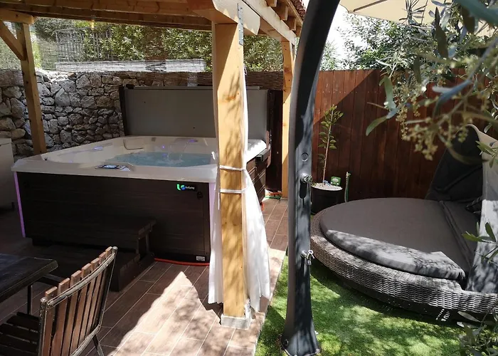 Vespa & Jacuzzi Апартаменты *